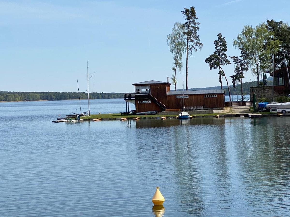 V Lakeparku